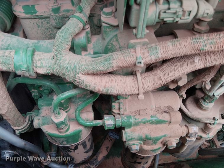 image for item DT4645 2016 John Deere 7210R MFWD tractor