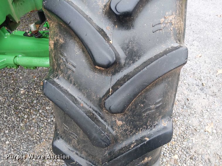 image for item DT4645 2016 John Deere 7210R MFWD tractor