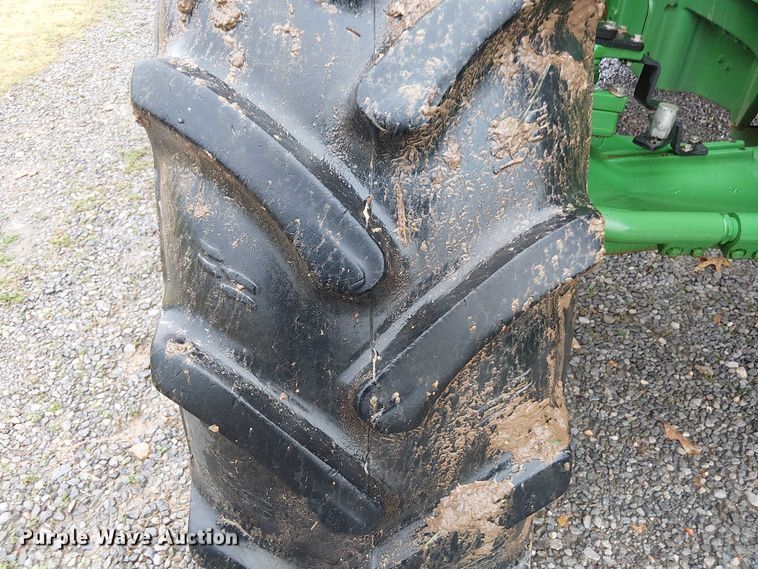 image for item DT4645 2016 John Deere 7210R MFWD tractor