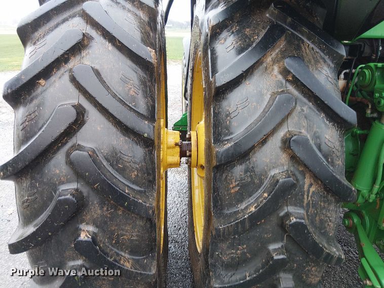 image for item DT4645 2016 John Deere 7210R MFWD tractor