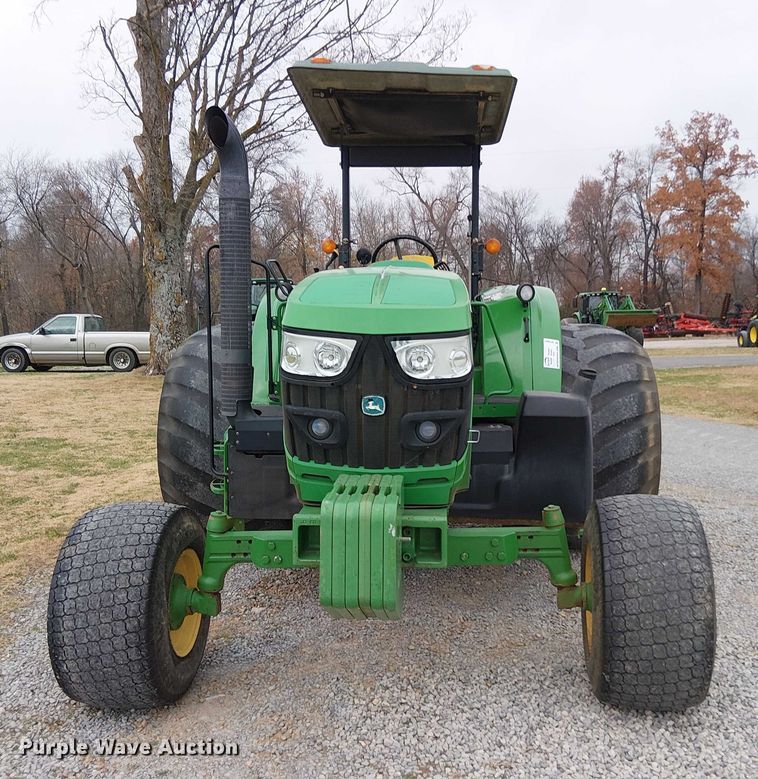 image for item DT4647 2015 John Deere 6105M tractor