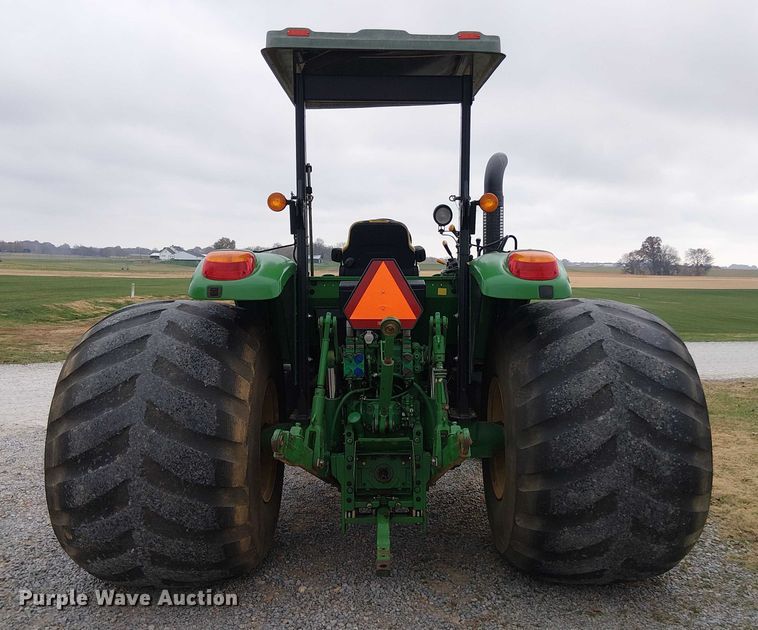 image for item DT4647 2015 John Deere 6105M tractor