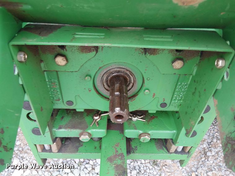 image for item DT4647 2015 John Deere 6105M tractor