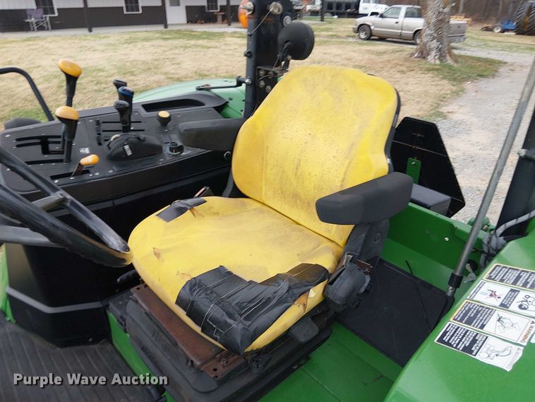 image for item DT4647 2015 John Deere 6105M tractor