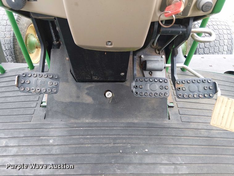 image for item DT4647 2015 John Deere 6105M tractor