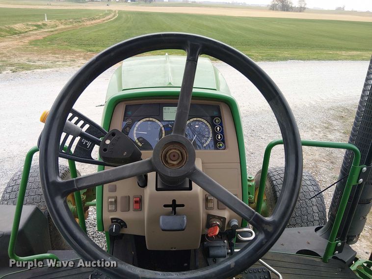 image for item DT4647 2015 John Deere 6105M tractor