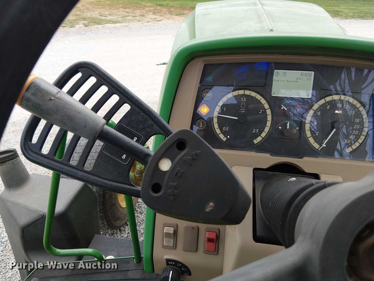 image for item DT4647 2015 John Deere 6105M tractor