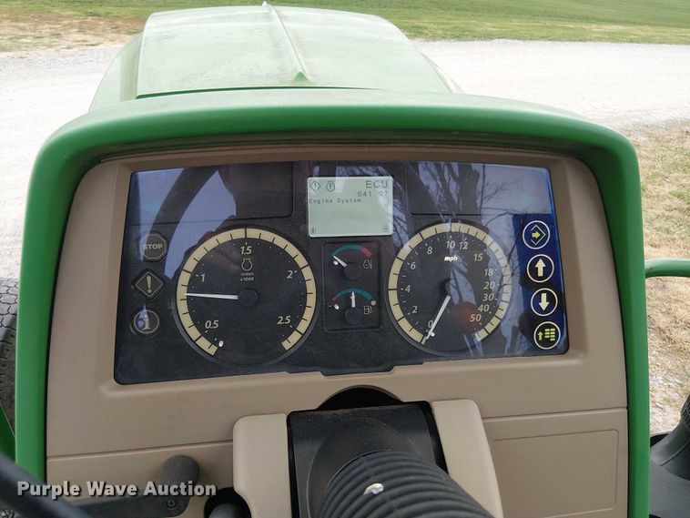 image for item DT4647 2015 John Deere 6105M tractor