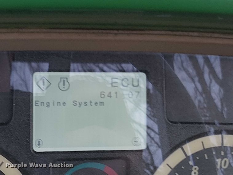 image for item DT4647 2015 John Deere 6105M tractor