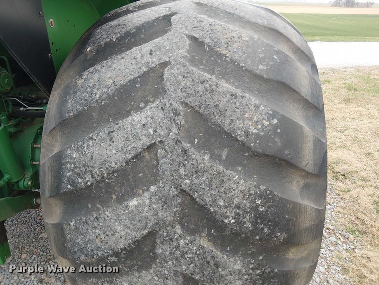 image for item DT4647 2015 John Deere 6105M tractor