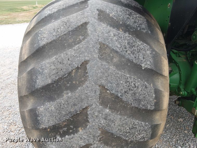 image for item DT4647 2015 John Deere 6105M tractor