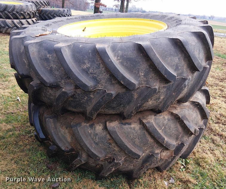 image for item DT4647 2015 John Deere 6105M tractor