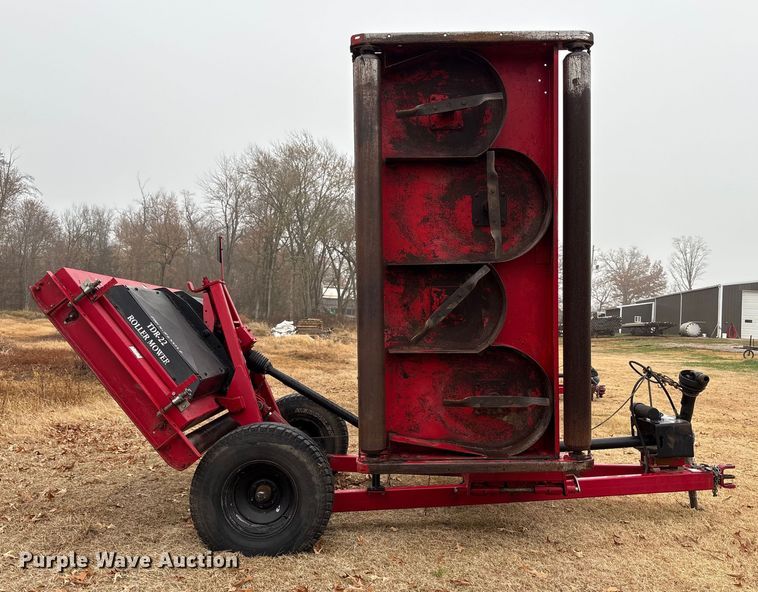 image for item DT4648 2015 Progressive Turf Equipment Inc. TDR-22 batwing finish mower