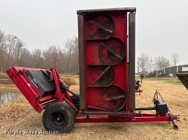 image for item DT4650 2015 Progressive Turf Equipment Inc. TDR 22 batwing finish mower