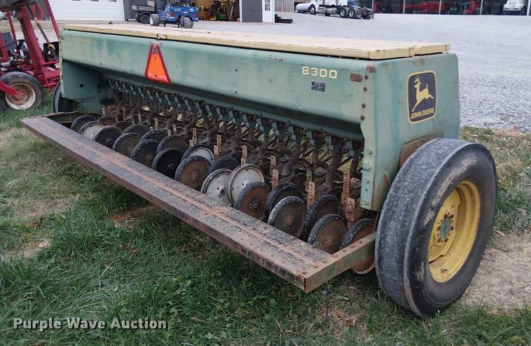 image for item DT4656 John Deere 8000 grain drill