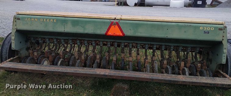 image for item DT4656 John Deere 8000 grain drill