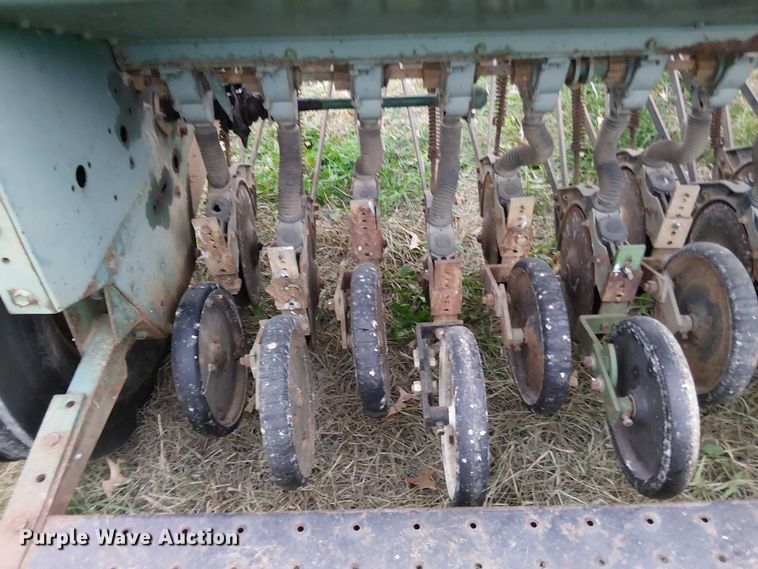 image for item DT4656 John Deere 8000 grain drill