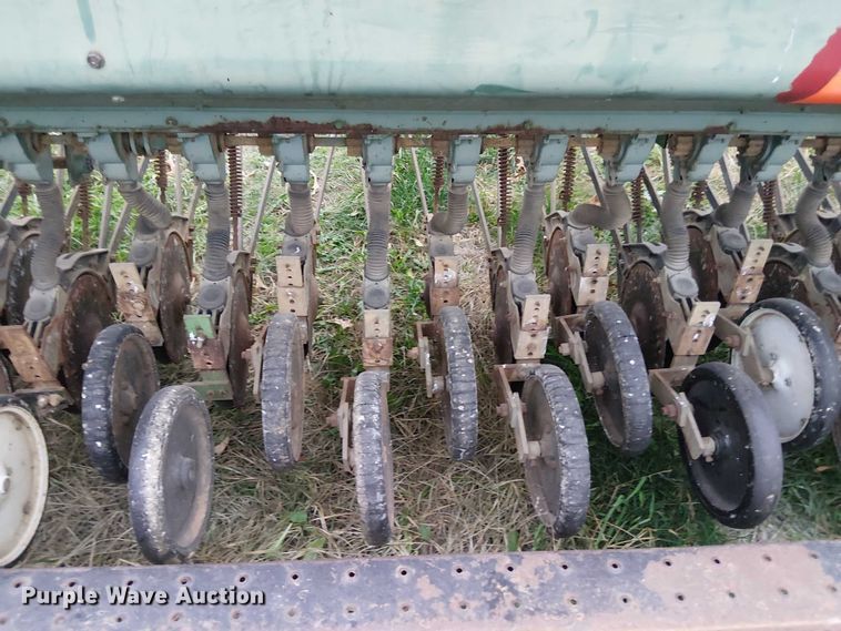 image for item DT4656 John Deere 8000 grain drill