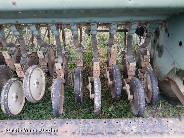 image for item DT4656 John Deere 8000 grain drill