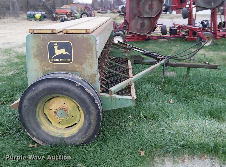 image for item DT4657 John Deere 8300 grain drill