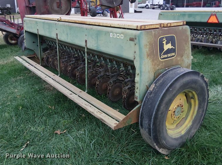 image for item DT4657 John Deere 8300 grain drill
