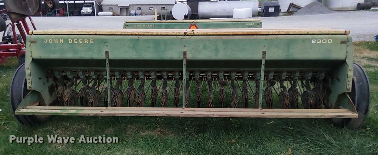 image for item DT4657 John Deere 8300 grain drill