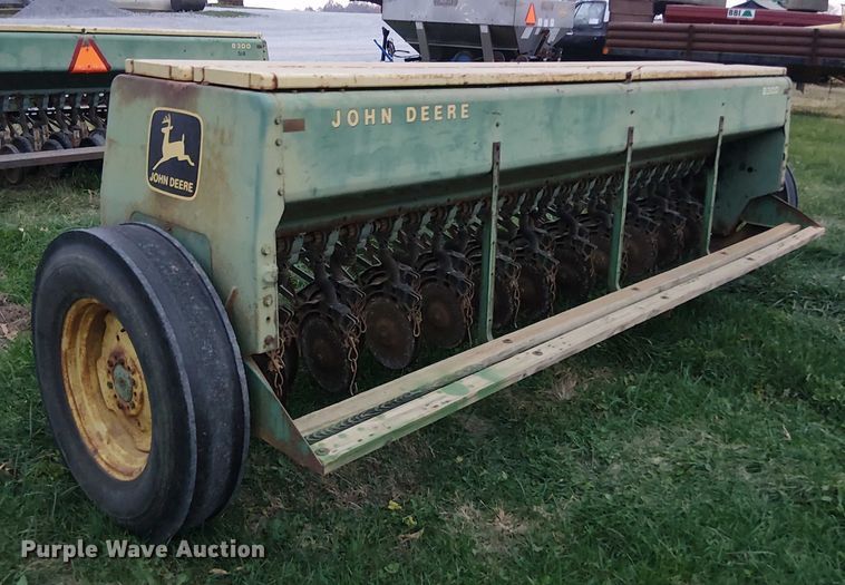 image for item DT4657 John Deere 8300 grain drill
