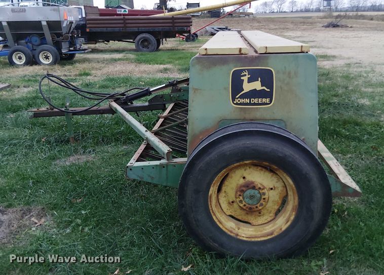 image for item DT4657 John Deere 8300 grain drill