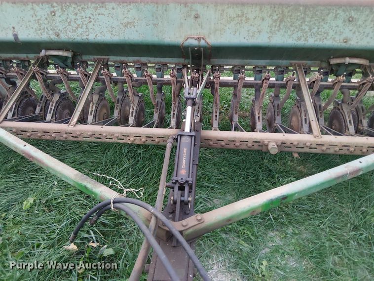 image for item DT4657 John Deere 8300 grain drill