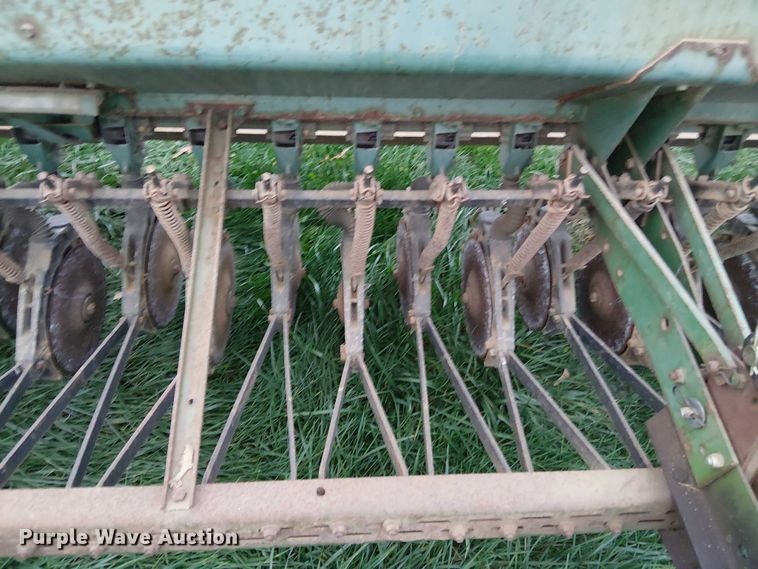 image for item DT4657 John Deere 8300 grain drill