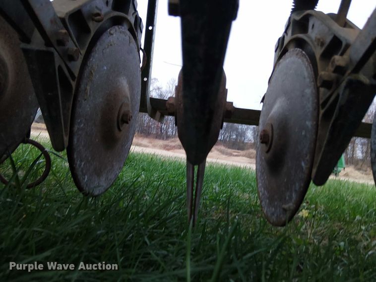 image for item DT4657 John Deere 8300 grain drill