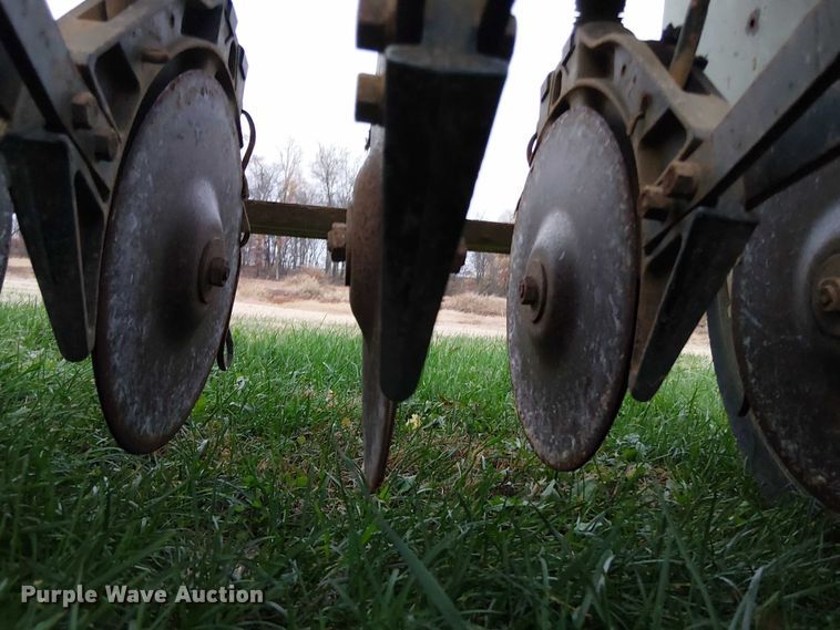 image for item DT4657 John Deere 8300 grain drill