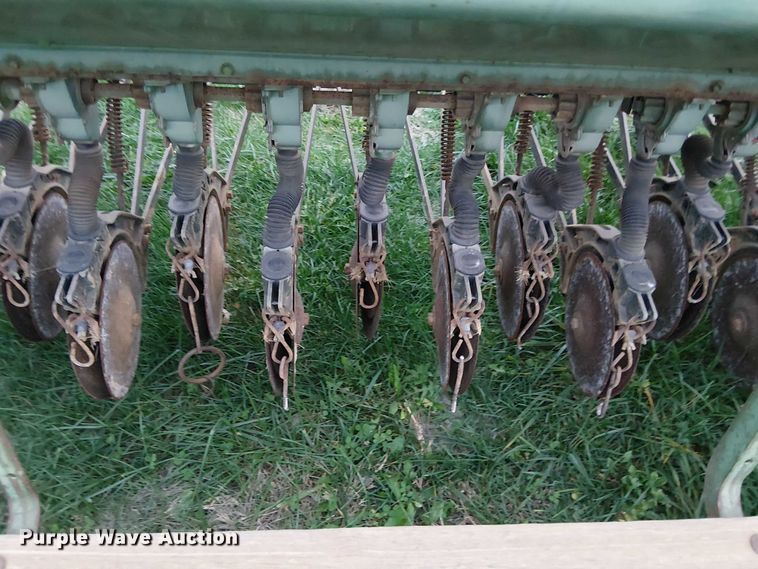 image for item DT4657 John Deere 8300 grain drill