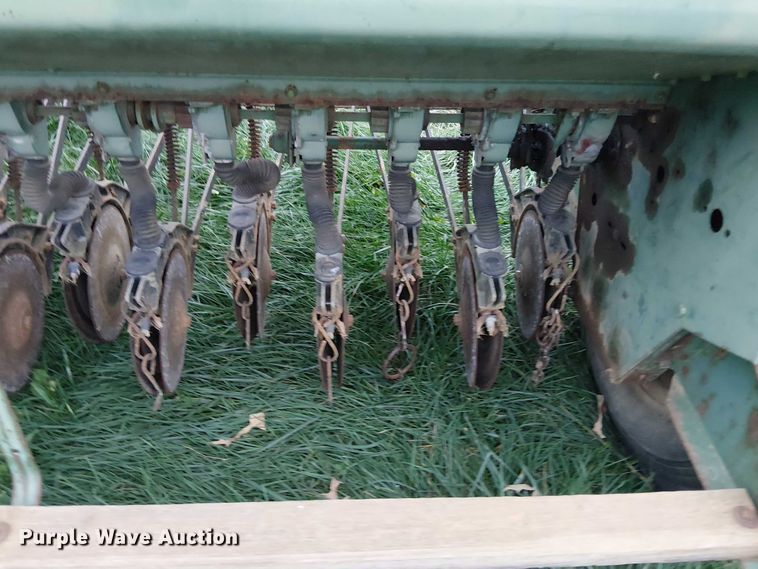 image for item DT4657 John Deere 8300 grain drill