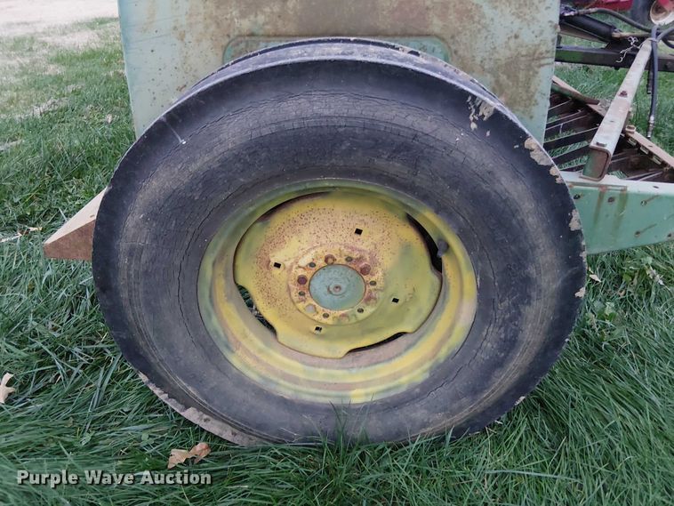 image for item DT4657 John Deere 8300 grain drill