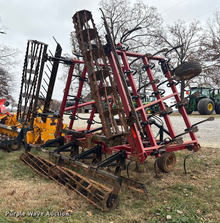 image for item DT4662 Unverferth Perfecta field cultivator field cultivator