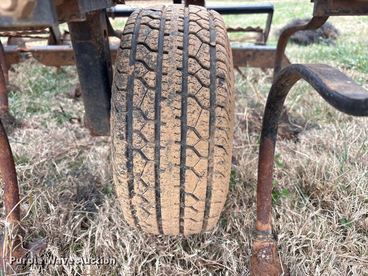 image for item DT4662 Unverferth Perfecta field cultivator field cultivator