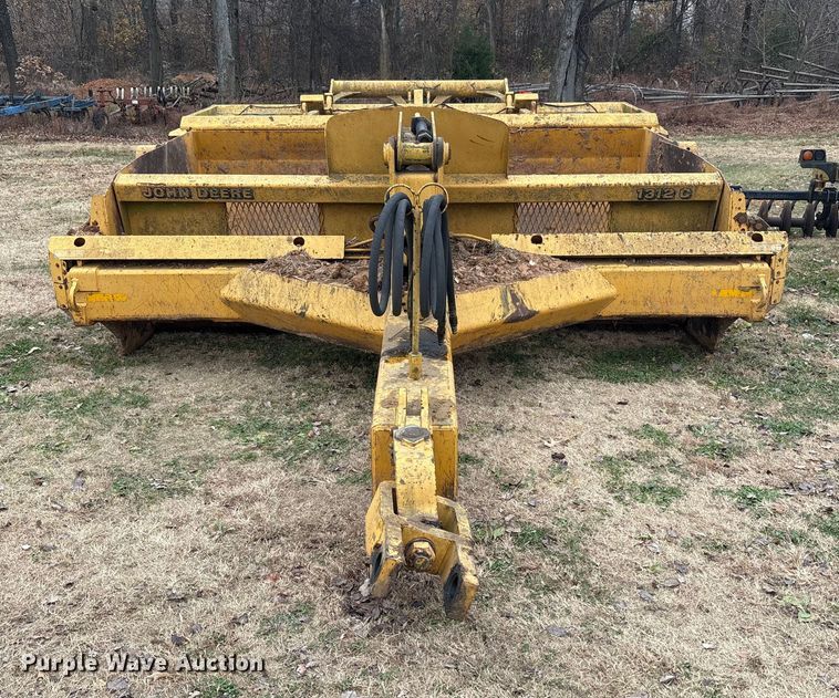 image for item DT4663 2002 John Deere 1312C scraper