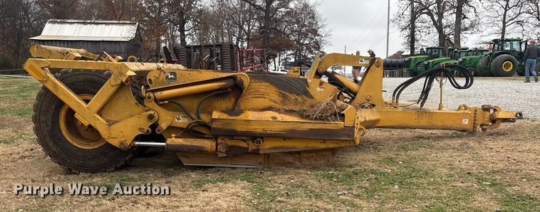 image for item DT4663 2002 John Deere 1312C scraper