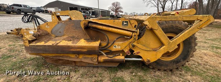 image for item DT4663 2002 John Deere 1312C scraper