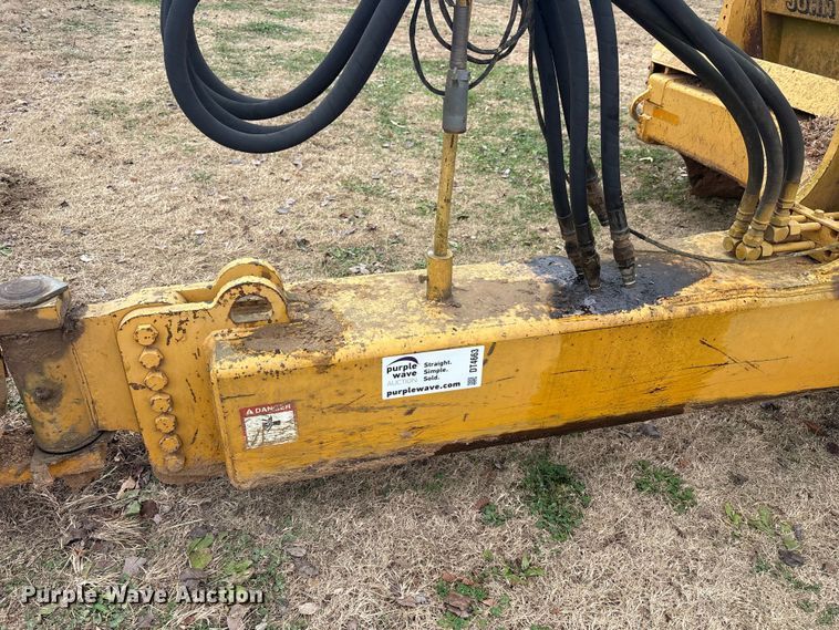 image for item DT4663 2002 John Deere 1312C scraper