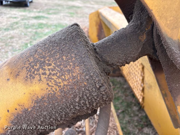 image for item DT4663 2002 John Deere 1312C scraper