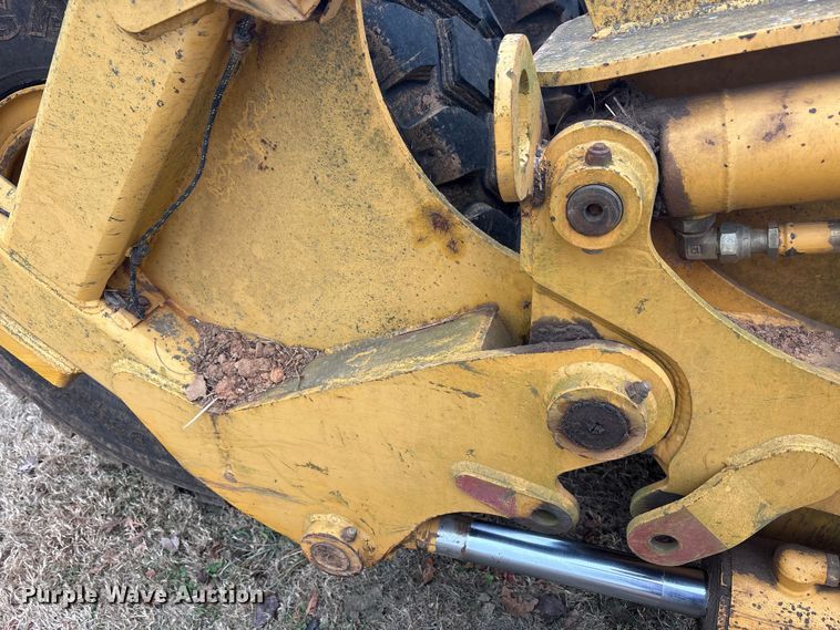 image for item DT4663 2002 John Deere 1312C scraper