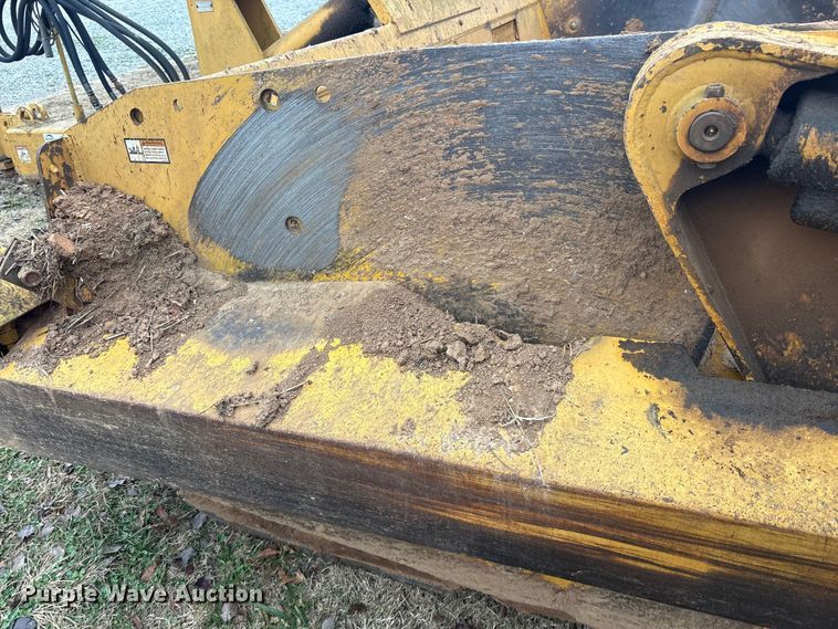 image for item DT4663 2002 John Deere 1312C scraper