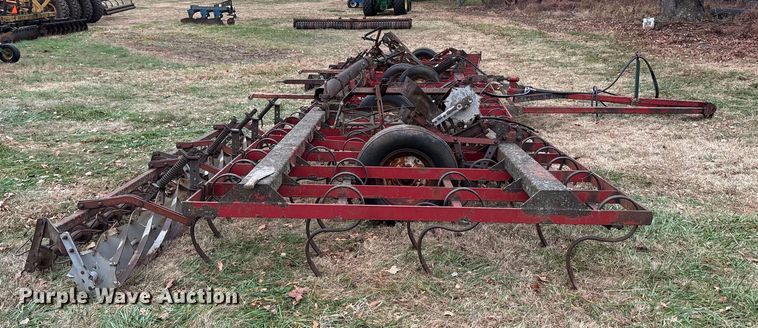 image for item DT4666  30' W field cultivator