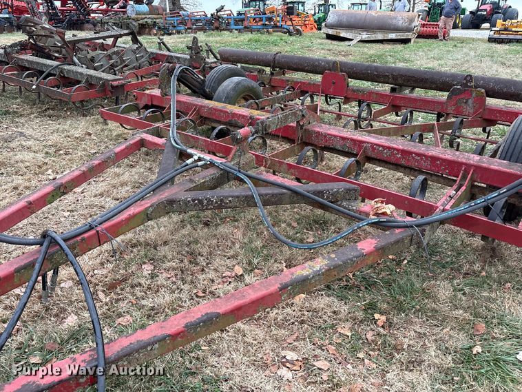 image for item DT4666  30' W field cultivator