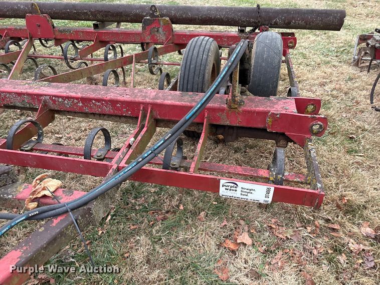image for item DT4666  30' W field cultivator