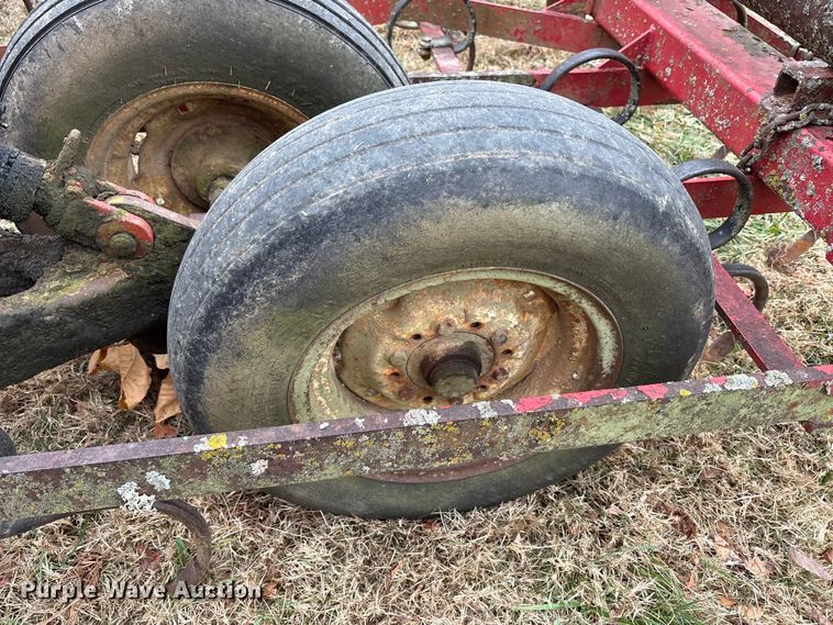 image for item DT4666  30' W field cultivator