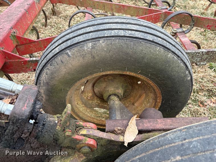image for item DT4666  30' W field cultivator
