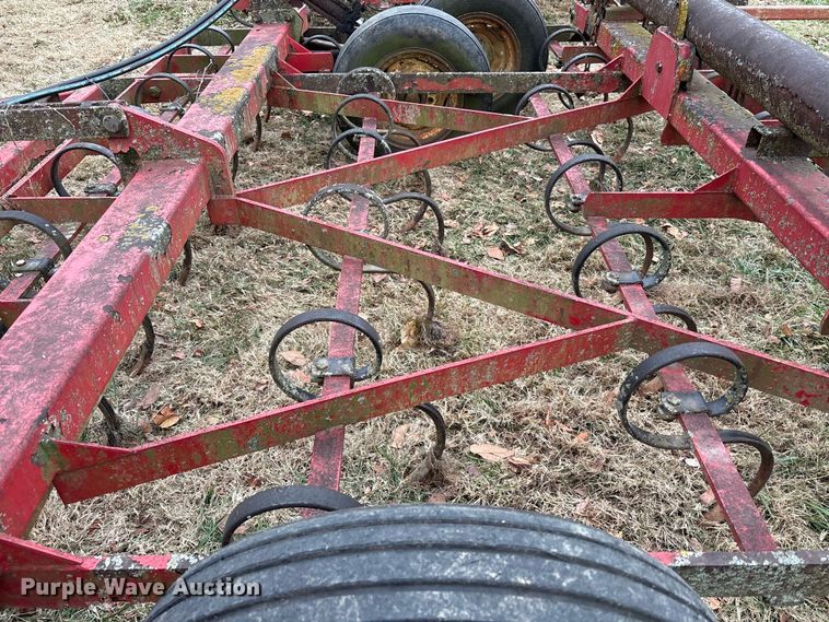 image for item DT4666  30' W field cultivator